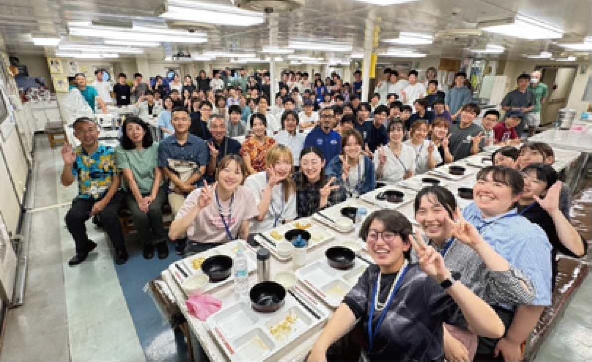 海外研修航海:夕食会