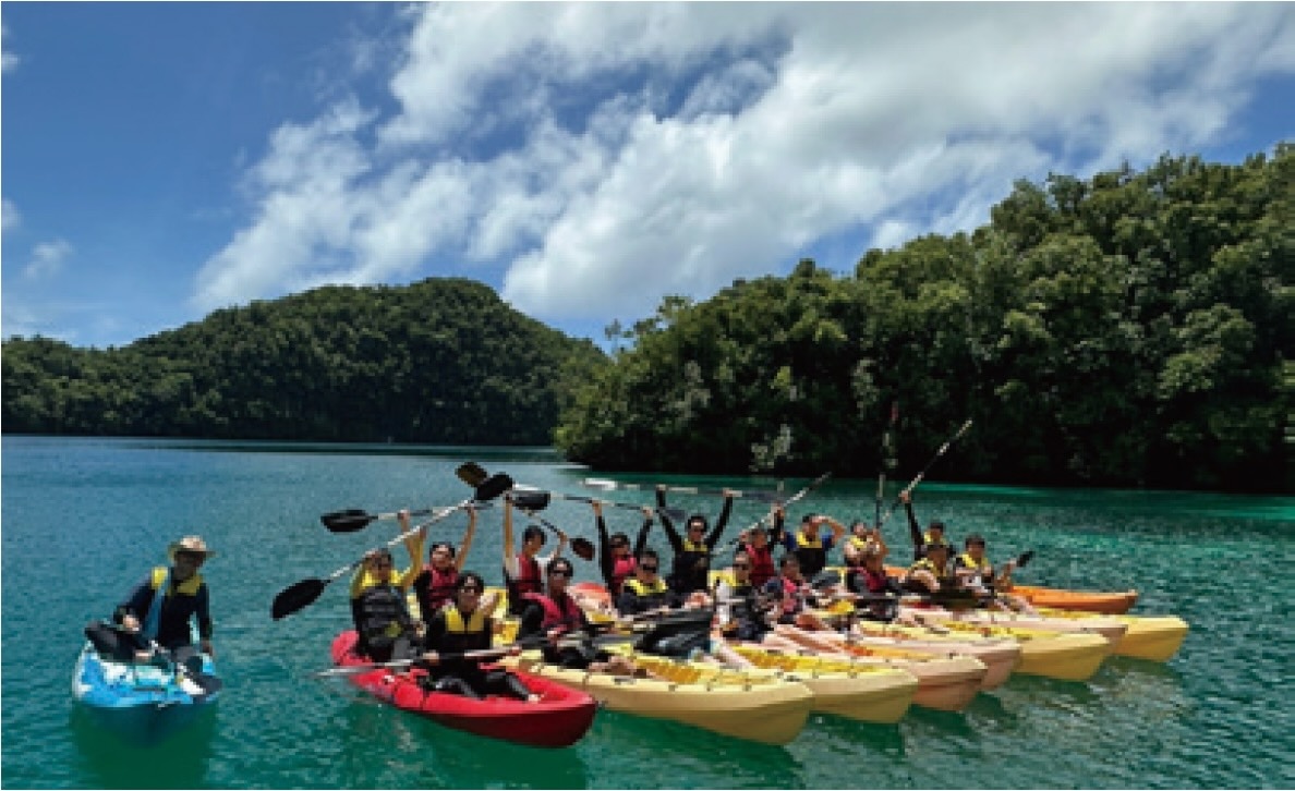 海外研修航海:パラオでカヤック